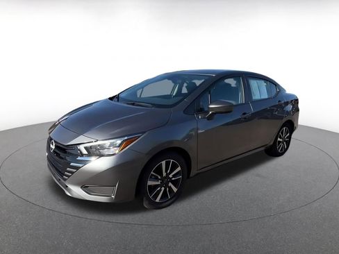 Used 2025 Nissan Versa SV FWD image 8