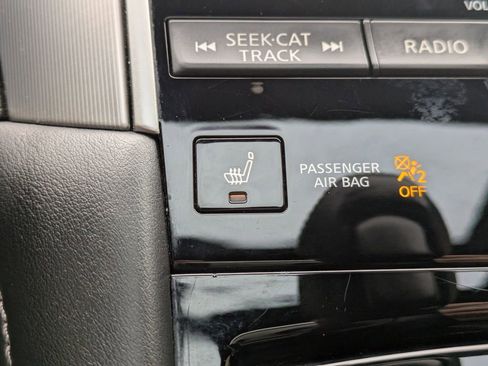 Used 2017 INFINITI Q60 3.0t w/ Premium Plus Package 3.0T image 23