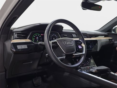 Used 2024 Audi Q8 e-tron Premium image 17