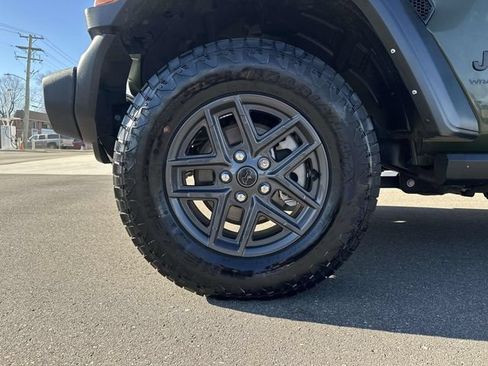 Used 2024 Jeep Wrangler Unlimited Sport AWD/4WD image 41