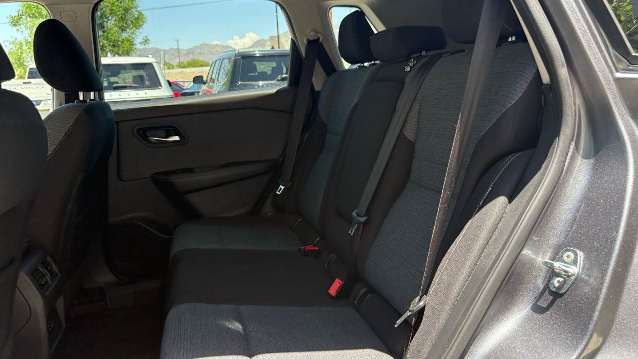 Used 2022 Nissan Rogue SV FWD image 28