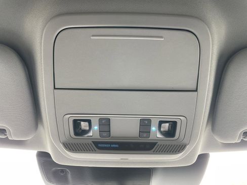 Used 2024 Ford Explorer XLT image 29