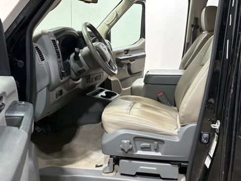 Used 2020 Nissan NV 3500 SL image 6