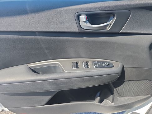 Used 2018 Kia Optima S FWD image 25