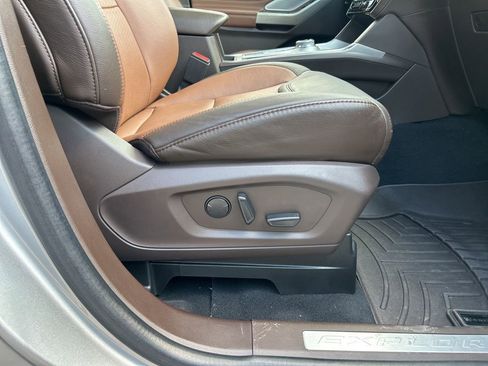 Used 2022 Ford Explorer King Ranch image 42