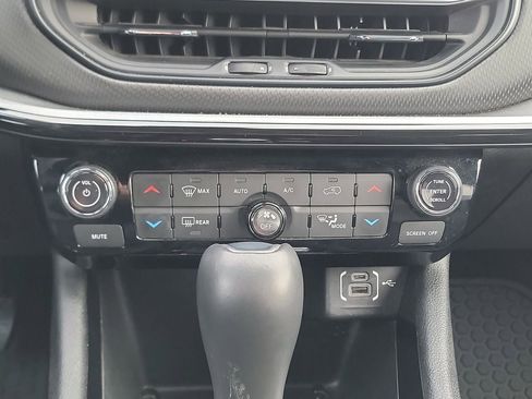 Used 2024 Jeep Compass Trailhawk image 18