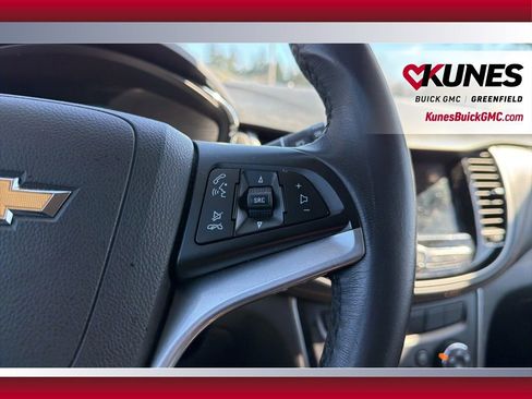 Used 2018 Chevrolet Trax LT w/ LT Convenience Package image 22