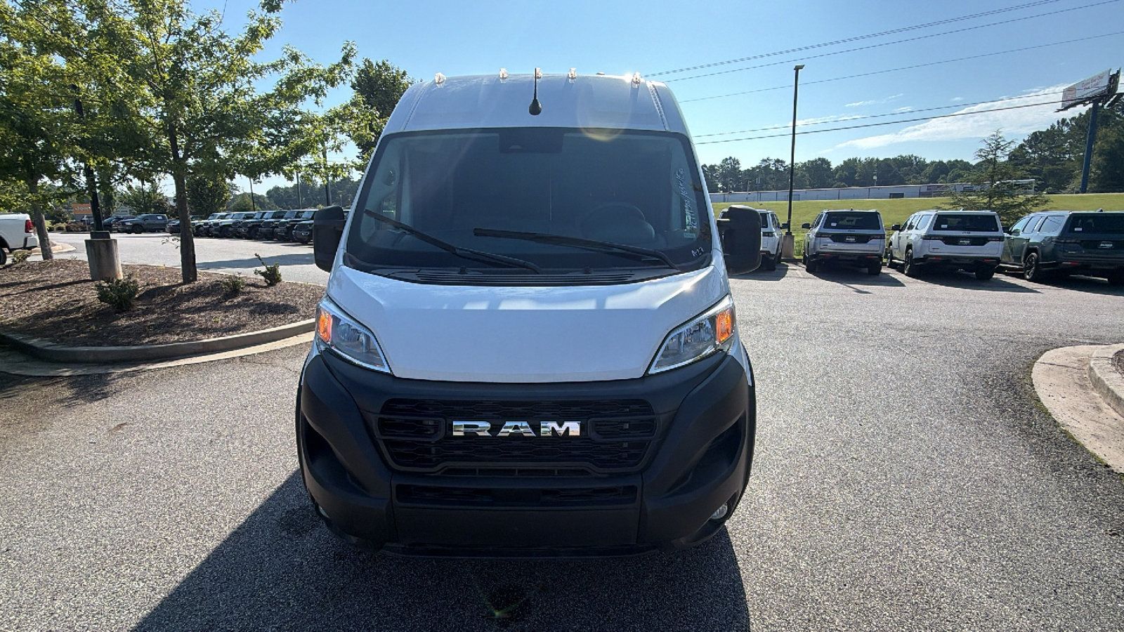 Used 2024 RAM ProMaster 2500 w/ Convenience Group FWD image 3