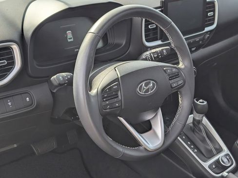 Used 2026 Hyundai Venue SEL FWD image 16