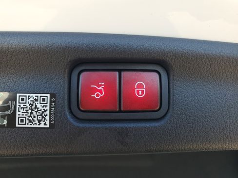 Certified 2025 Mercedes-Benz C 300 Sedan image 8