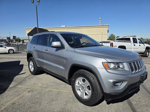 Used 2014 Jeep Grand Cherokee Laredo AWD/4WD image 3