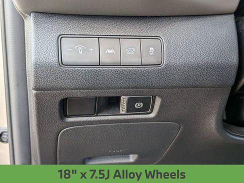 Used 2023 Hyundai Santa Fe SEL FWD image 18