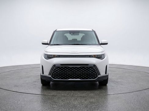 Used 2025 Kia Soul LX w/ LX Technology Package image 2