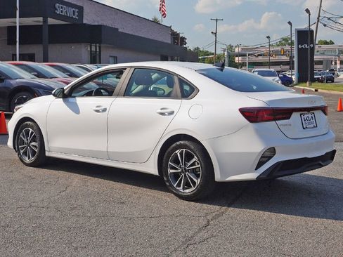 Used 2024 Kia Forte LXS w/ LXS Technology Package FWD image 8