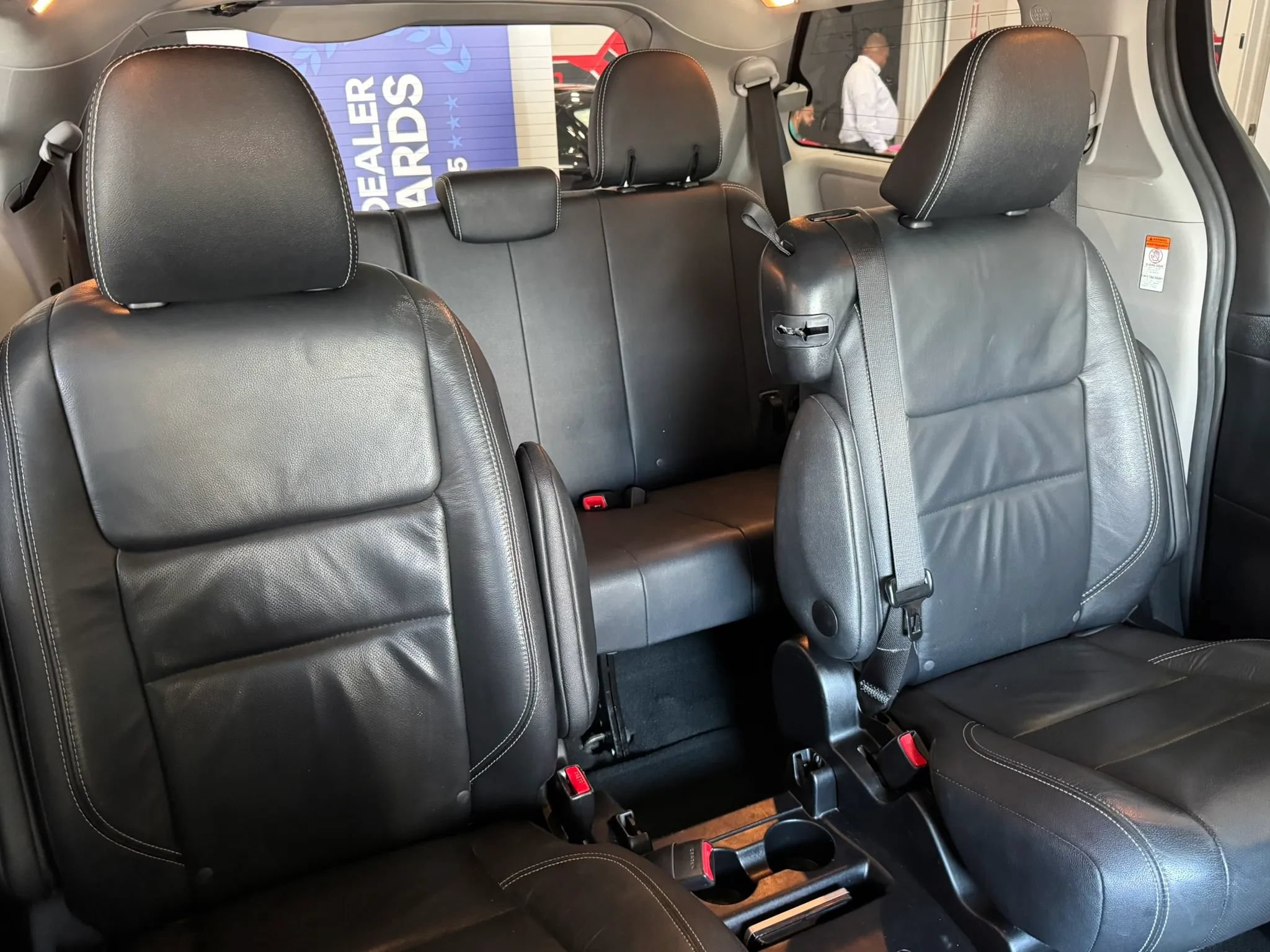 Used 2017 Toyota Sienna SE Premium FWD image 26