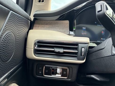 Certified 2025 Lincoln Corsair Grand Touring w/ Jet Appearance Package AWD/4WD image 25