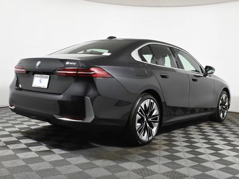 Used 2026 BMW 530i xDrive w/ Premium Package image 7