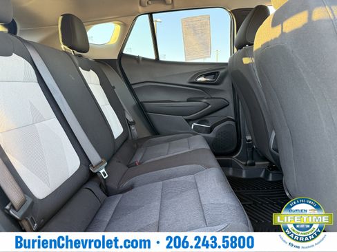 Used 2025 Chevrolet Trax LS w/ LS Convenience Package image 26