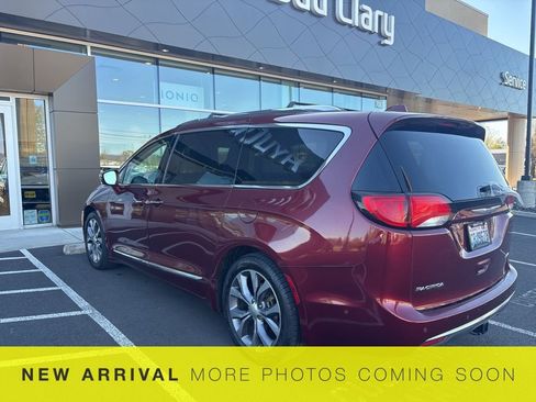 Used 2017 Chrysler Pacifica Limited w/ Advanced Safetytec Group image 9