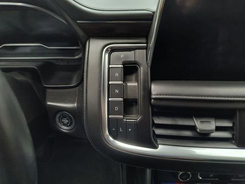 Used 2023 Chevrolet Tahoe Z71 w/ Luxury Package image 25