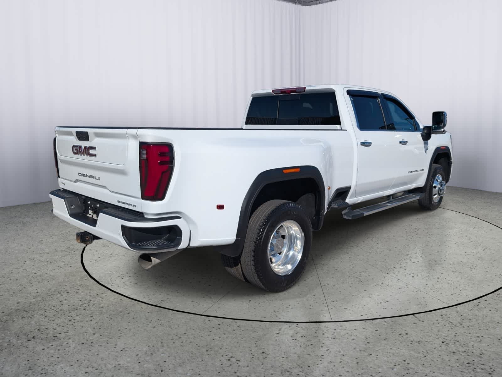 Certified 2026 GMC Sierra 3500 Denali AWD/4WD image 3