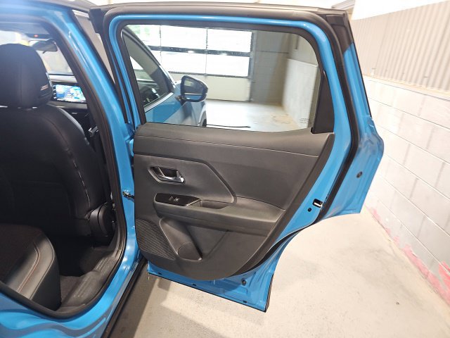 New 2026 Nissan Kicks SR w/ SR Premium Package AWD/4WD image 17