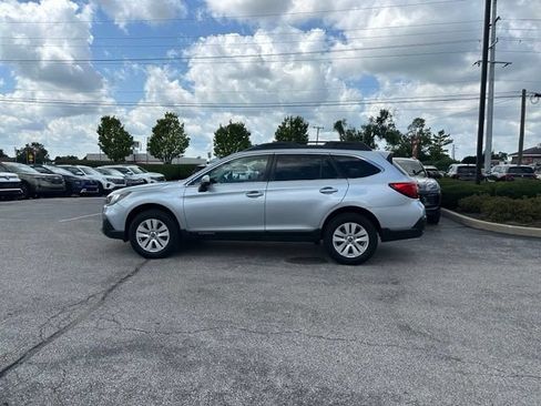 Used 2019 Subaru Outback 2.5i Premium AWD/4WD image 4