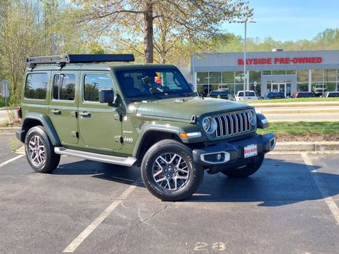 Used 2024 Jeep Wrangler Sahara w/ Technology Group image 2