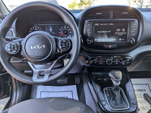 Used 2022 Kia Soul LX w/ Technology Package FWD image 36