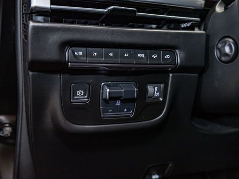 Used 2025 Cadillac Escalade Sport Platinum image 17