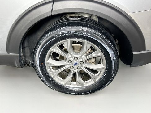 Used 2024 Ford Explorer Limited image 11