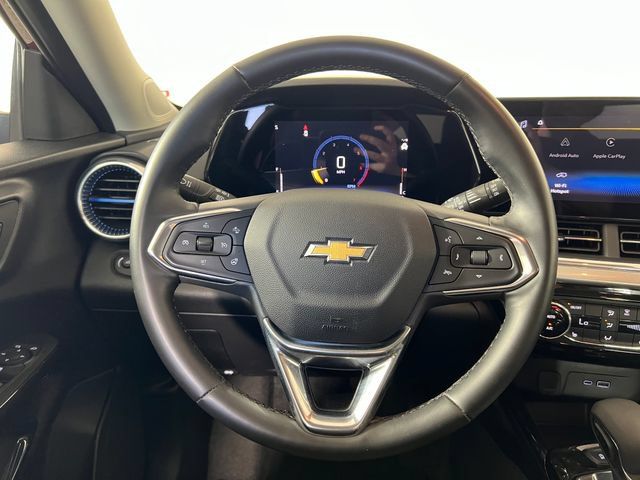 Used 2025 Chevrolet Trax LT w/ LT Convenience Package FWD image 15