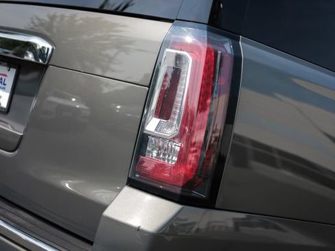 Used 2017 GMC Yukon XL Denali w/ Open Road Package AWD/4WD image 14
