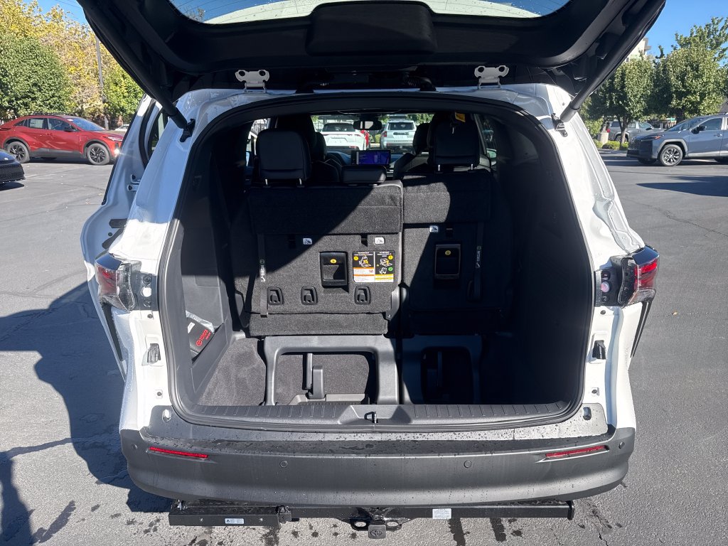 New 2026 Toyota Sienna XLE Woodland Edition AWD/4WD image 23