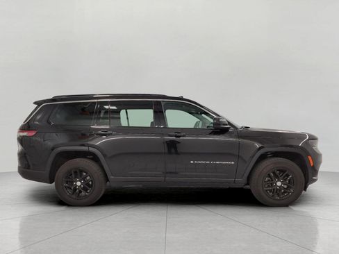 Used 2025 Jeep Grand Cherokee L Laredo AWD/4WD image 13
