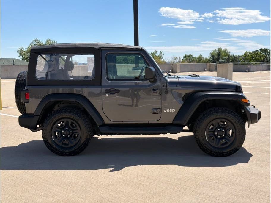 Used 2021 Jeep Wrangler Sport AWD/4WD image 12