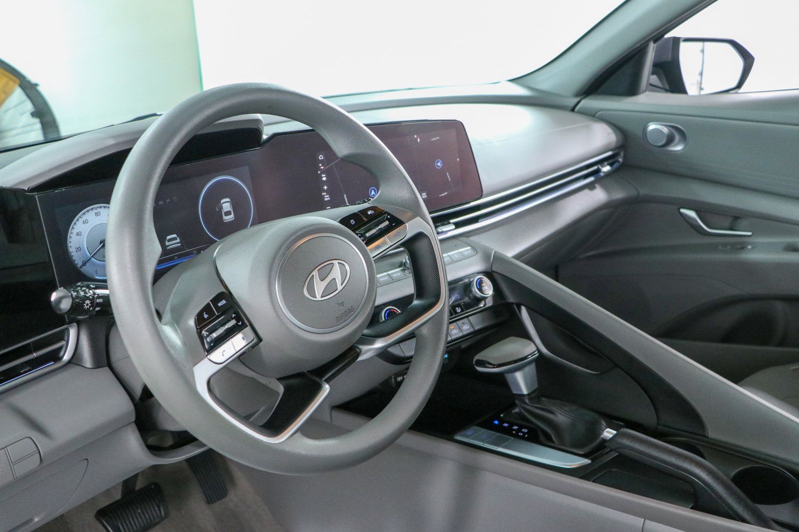 Used 2024 Hyundai Elantra SEL FWD image 22