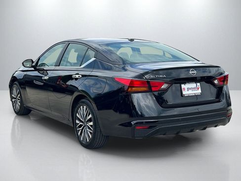 Used 2025 Nissan Altima 2.5 SV FWD image 7