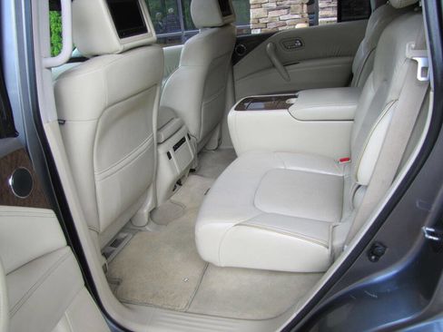 Used 2016 INFINITI QX80 2WD w/ Driver's Assistance Package image 17