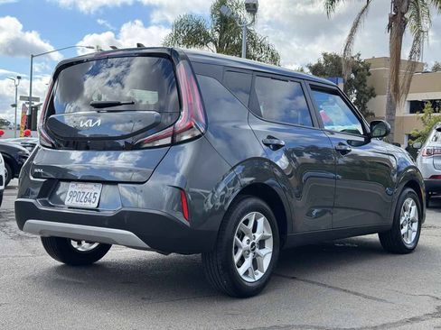 Used 2025 Kia Soul LX w/ LX Technology Package FWD image 11