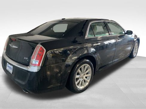 Used 2013 Chrysler 300 C image 5