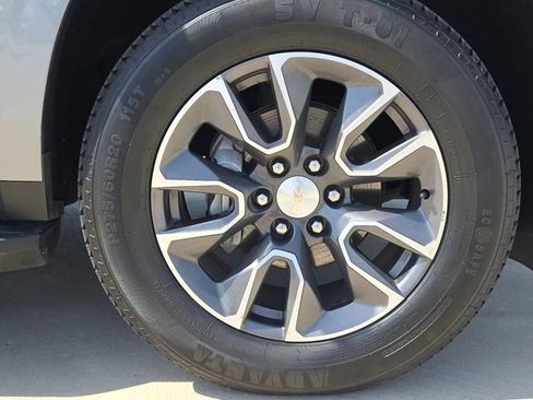 Used 2023 Chevrolet Tahoe LT w/ Luxury Package AWD/4WD image 11