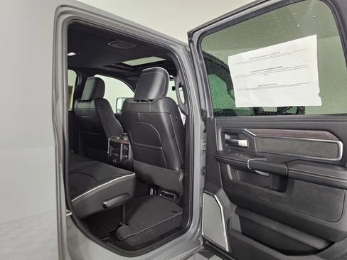 New 2026 RAM 3500 Laramie AWD/4WD image 36