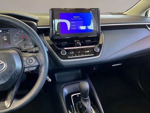 Used 2025 Toyota Corolla LE image 9