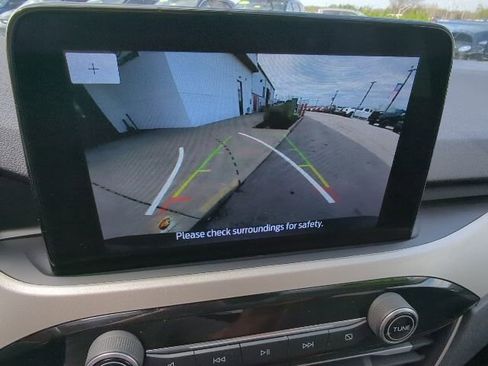 Used 2021 Ford Escape SE w/ Cold Weather Package AWD/4WD image 18