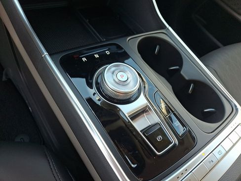 New 2026 Kia Carnival EX FWD image 11