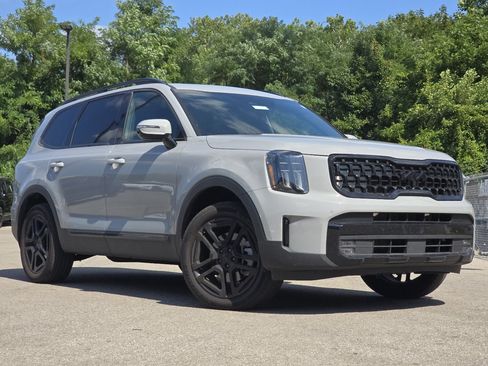 Used 2025 Kia Telluride SX Prestige X-Line AWD/4WD image 2