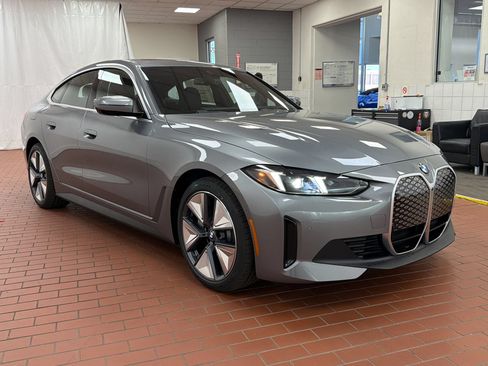 Used 2026 BMW i4 xDrive40i w/ Premium Package AWD/4WD image 7