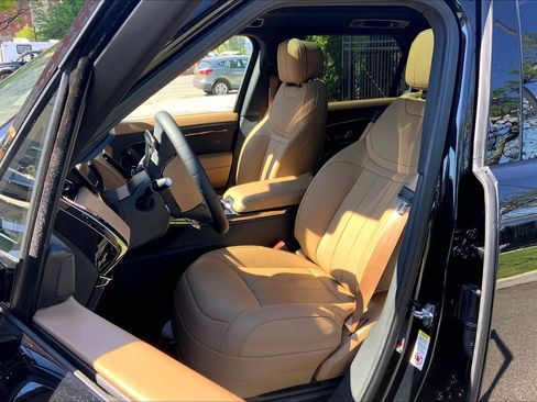 Certified 2025 Land Rover Range Rover Sport SE AWD/4WD image 7