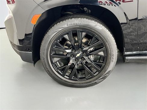 Used 2021 Chevrolet Suburban High Country w/ Premium Package image 10